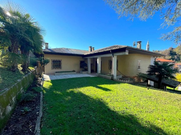 casa indipendente in vendita ad Artegna