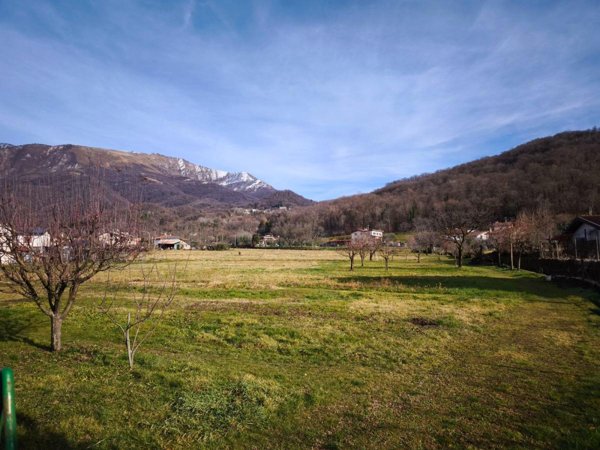 terreno edificabile in vendita ad Artegna