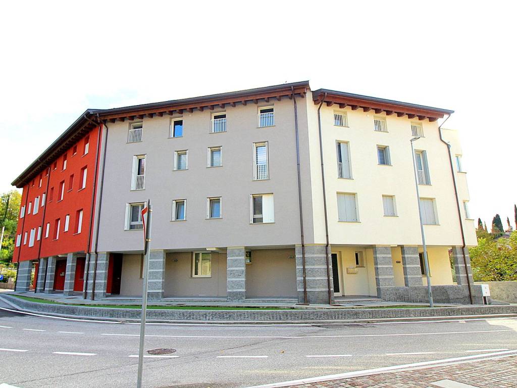 appartamento in vendita ad Artegna in zona Sornico