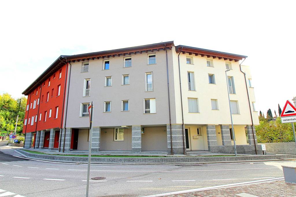 appartamento in vendita ad Artegna in zona Sornico