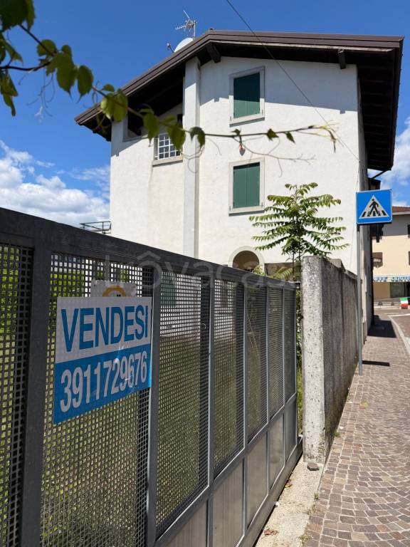 casa indipendente in vendita ad Artegna in zona Sornico