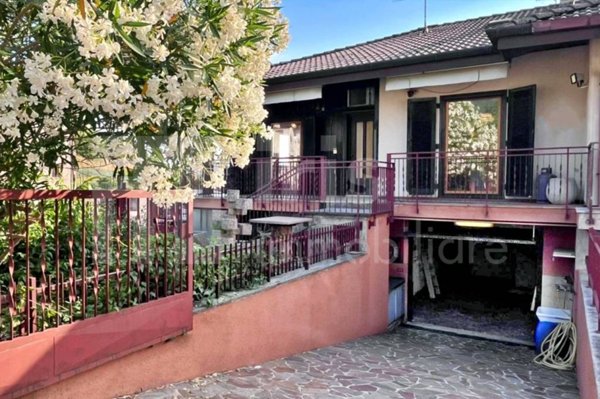 casa indipendente in vendita ad Artegna
