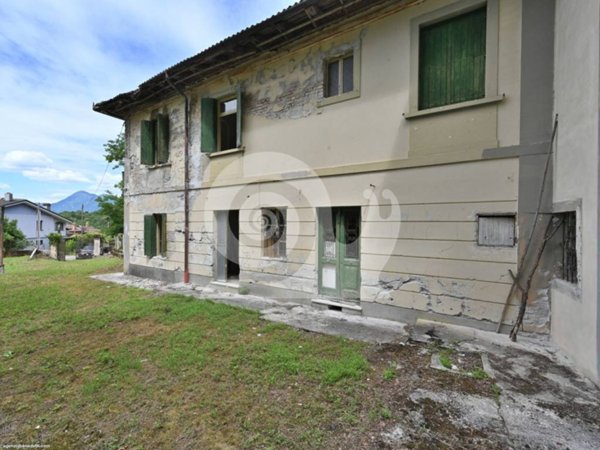 casa indipendente in vendita ad Artegna in zona Sornico