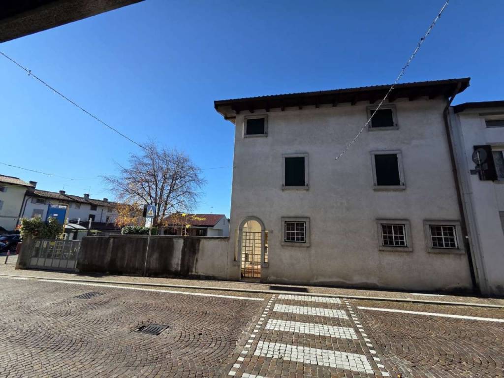casa indipendente in vendita ad Artegna in zona Sornico