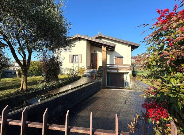 casa indipendente in vendita ad Artegna in zona Sornico