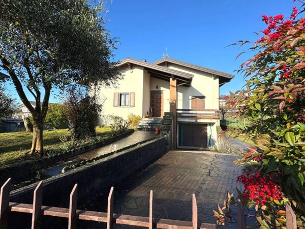 casa indipendente in vendita ad Artegna in zona Sornico