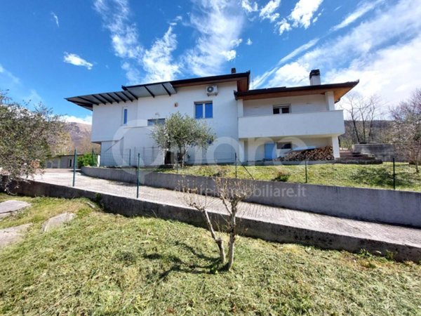 casa indipendente in vendita ad Artegna in zona Sornico