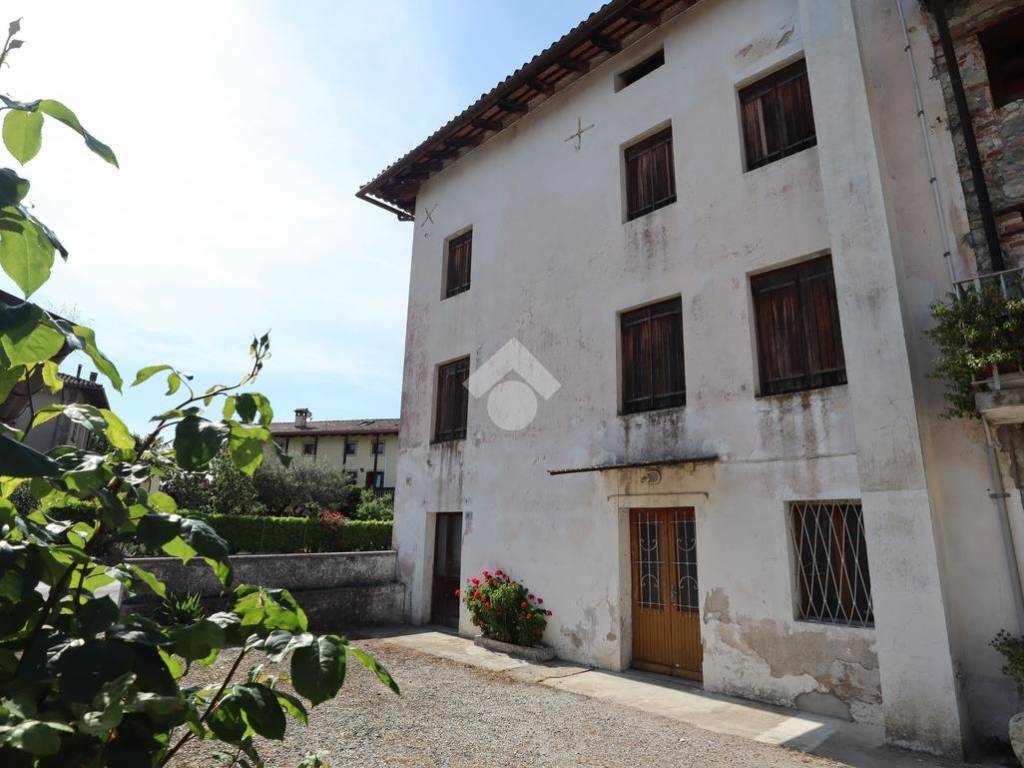 casa indipendente in vendita ad Attimis in zona Racchiuso
