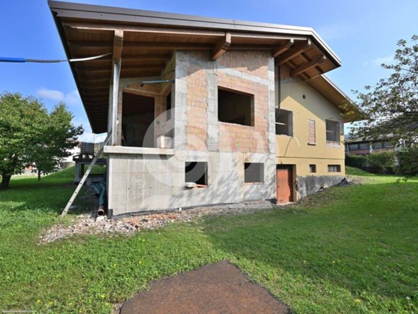 casa indipendente in vendita ad Attimis