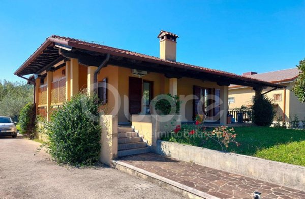 casa indipendente in vendita ad Attimis