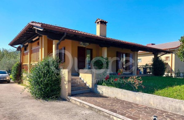 casa indipendente in vendita ad Attimis