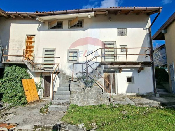 casa indipendente in vendita ad Attimis in zona Porzus