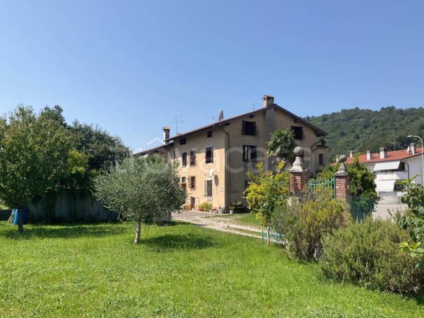 appartamento in vendita ad Attimis