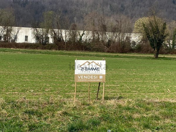 terreno edificabile in vendita ad Attimis