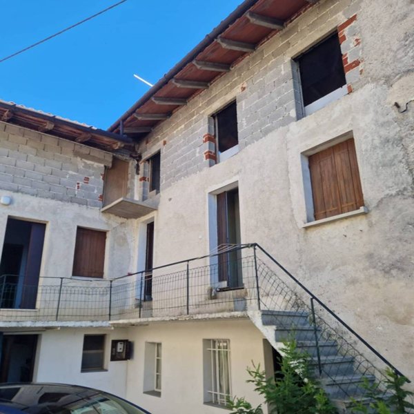 casa indipendente in vendita ad Attimis