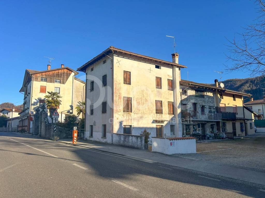 casa indipendente in vendita ad Attimis in zona Racchiuso