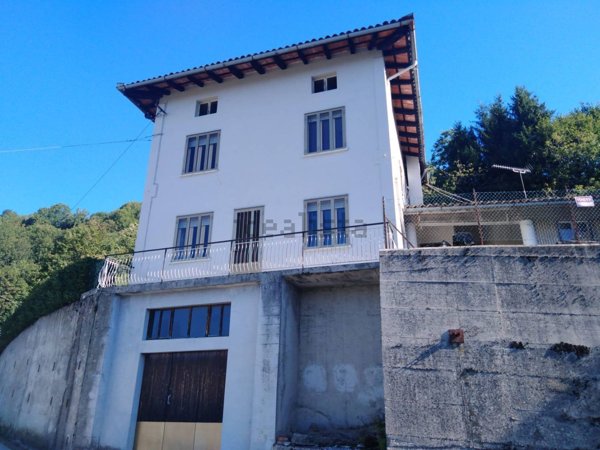 casa indipendente in vendita ad Attimis in zona Racchiuso