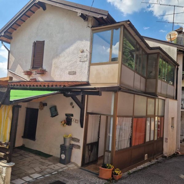 casa indipendente in vendita ad Attimis