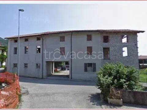 appartamento in vendita ad Attimis in zona Racchiuso