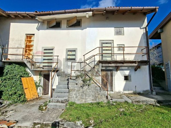 casa indipendente in vendita ad Attimis in zona Porzus
