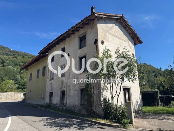 casa indipendente in vendita ad Attimis in zona Racchiuso