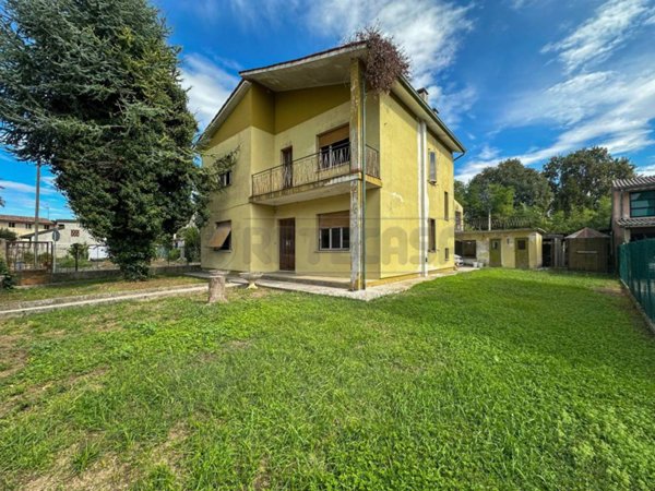 casa indipendente in vendita a Bagnaria Arsa in zona Campolonghetto