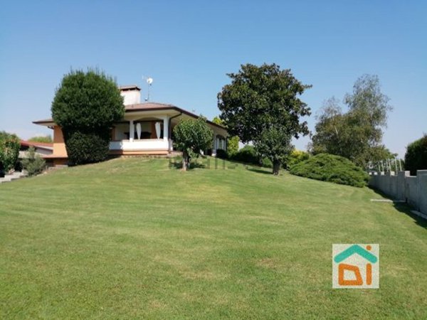 casa indipendente in vendita a Bagnaria Arsa in zona Castions delle Mura