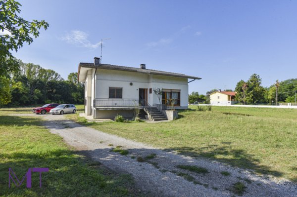 casa indipendente in vendita a Bagnaria Arsa