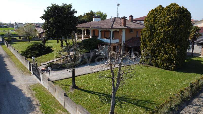 casa indipendente in vendita a Bagnaria Arsa in zona Castions delle Mura