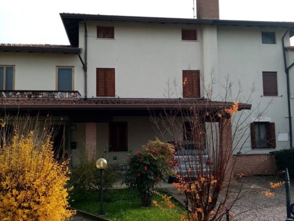casa indipendente in vendita a Bagnaria Arsa in zona Castions delle Mura