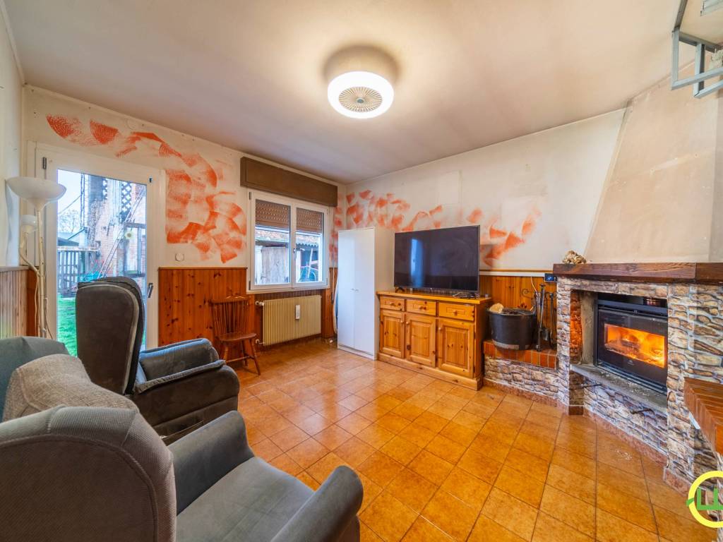 casa indipendente in vendita a Bagnaria Arsa in zona Castions delle Mura