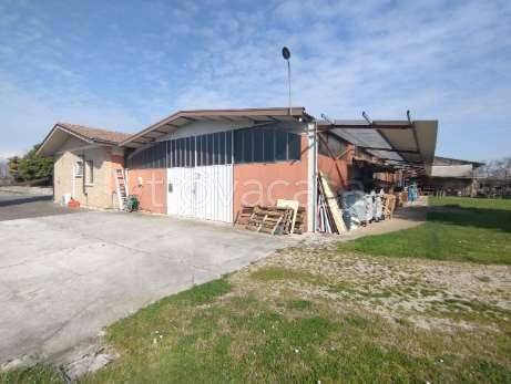 negozio in vendita a Bagnaria Arsa in zona Sevegliano