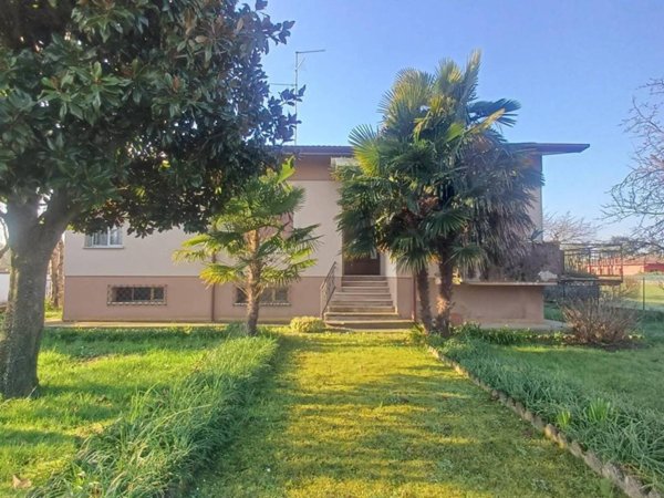 casa indipendente in vendita a Bagnaria Arsa in zona Privano