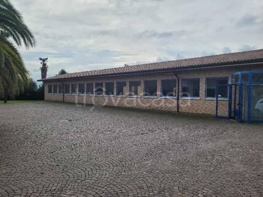 locale commerciale in vendita a Bagnaria Arsa