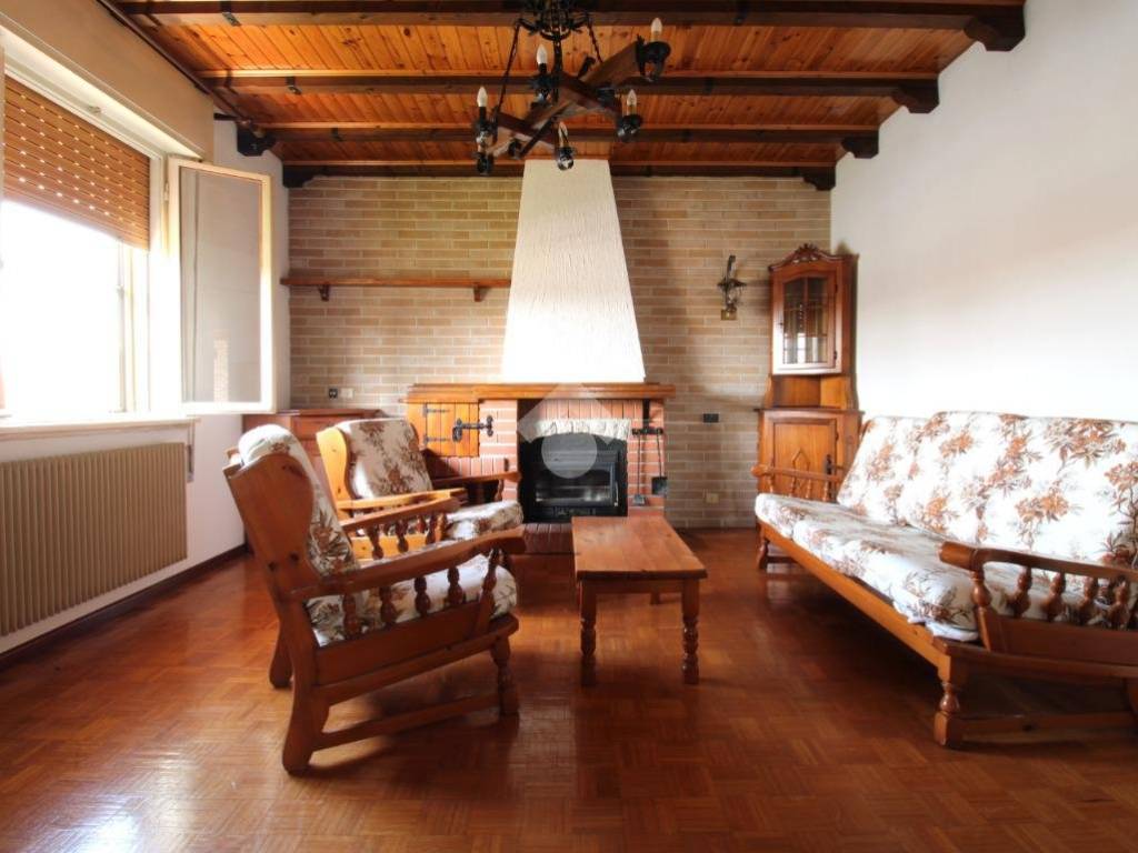 casa indipendente in vendita a Bagnaria Arsa in zona Castions delle Mura