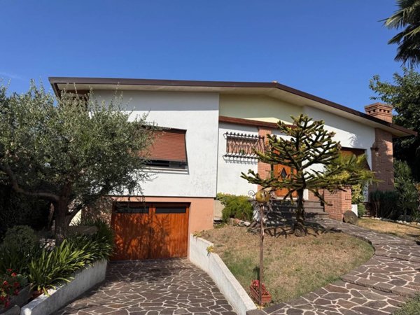 casa indipendente in vendita a Bagnaria Arsa in zona Sevegliano
