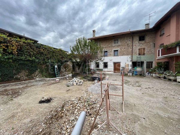 casa indipendente in vendita a Basiliano