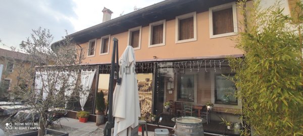 locale commerciale in vendita a Basiliano