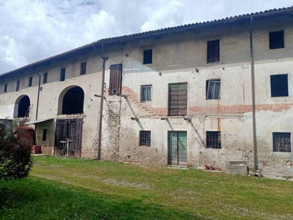 casale in vendita a Basiliano