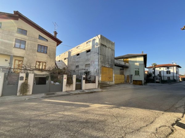 villa in vendita a Basiliano