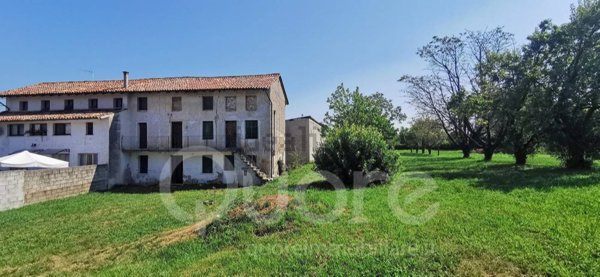 casale in vendita a Basiliano