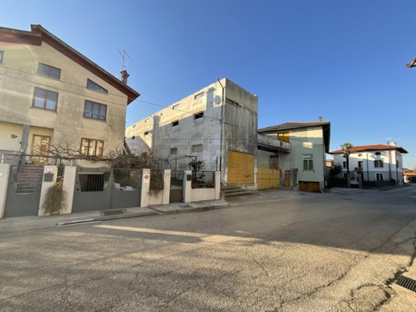 villa in vendita a Basiliano