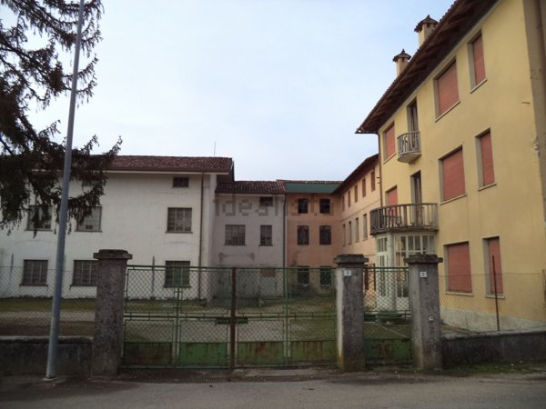 locale di sgombero in vendita a Basiliano