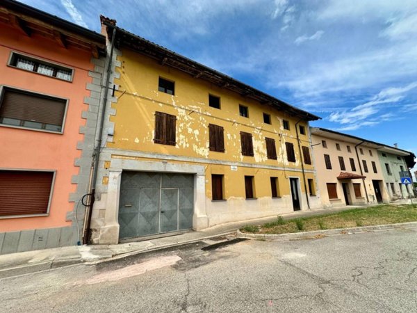 casale in vendita a Basiliano