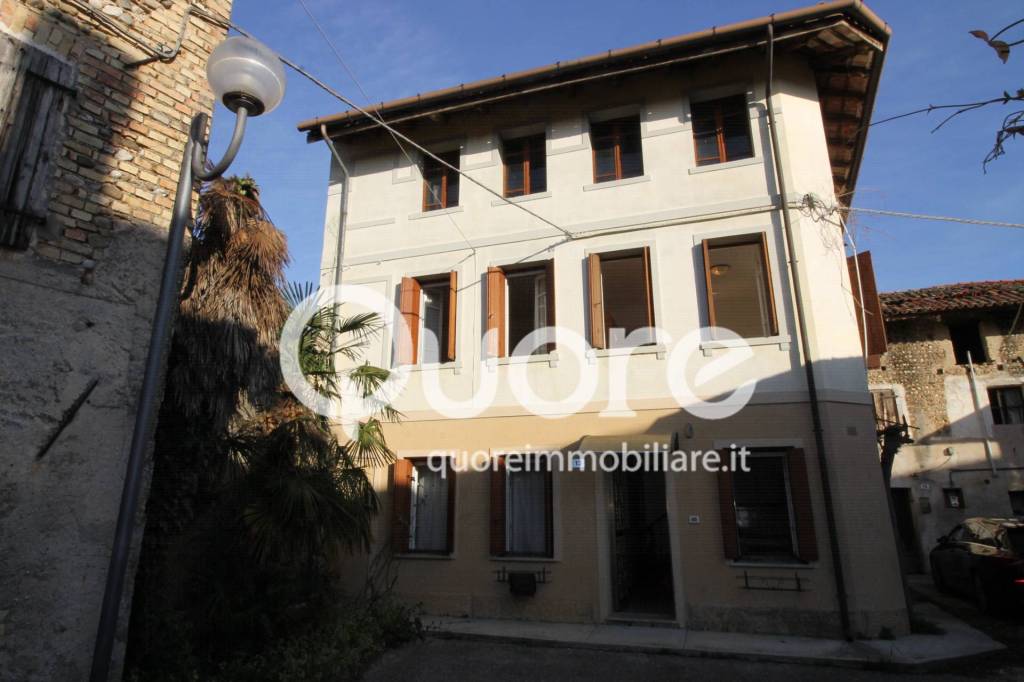casa indipendente in vendita a Bertiolo