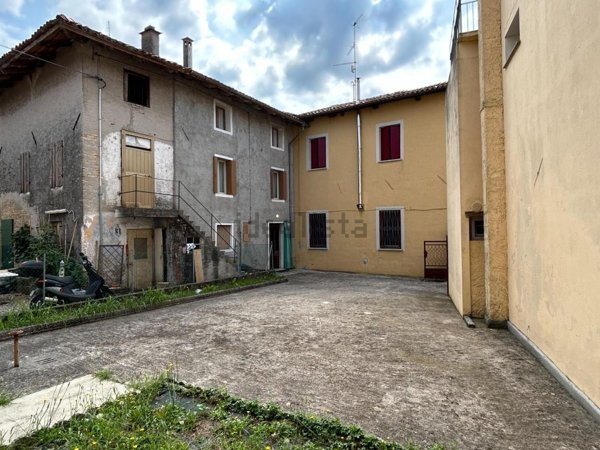 casa indipendente in vendita a Bertiolo