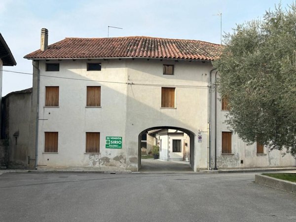 casa indipendente in vendita a Bertiolo in zona Pozzecco