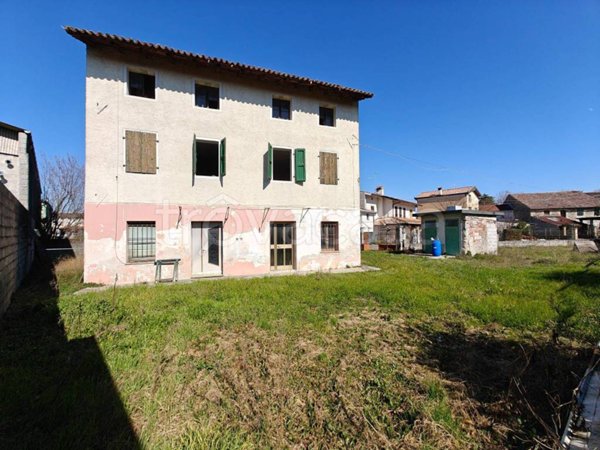 casa indipendente in vendita a Bertiolo