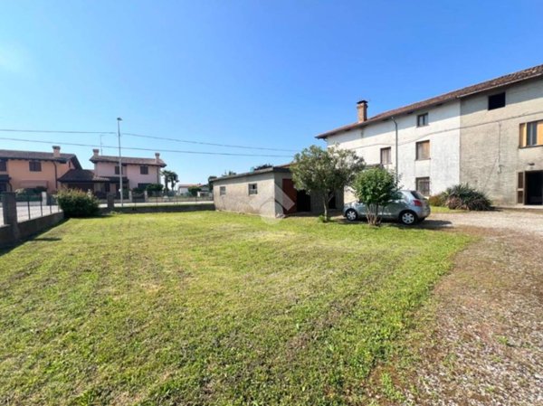 casa indipendente in vendita a Bertiolo