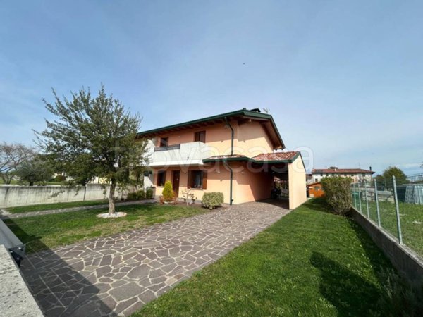 casa indipendente in vendita a Bertiolo